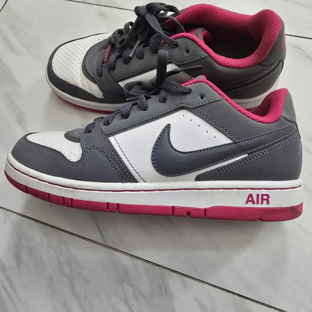 Nike Womens Gray and Pink Sneakers